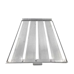 Assadeira Baronesa para Pão de Sal 60cmx40cmx2cm com 4 Tiras de Alumínio Perfurado e Contorno de Ferro