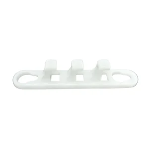 Suporte plástico com regulagem de altura feita com roldanas para freezer vertical Metalfrio